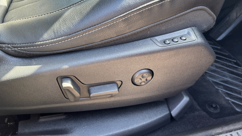 Vauxhall Grandland X 1.6 Hybrid4 300 Ultimate Nav 5dr Auto Hatchback